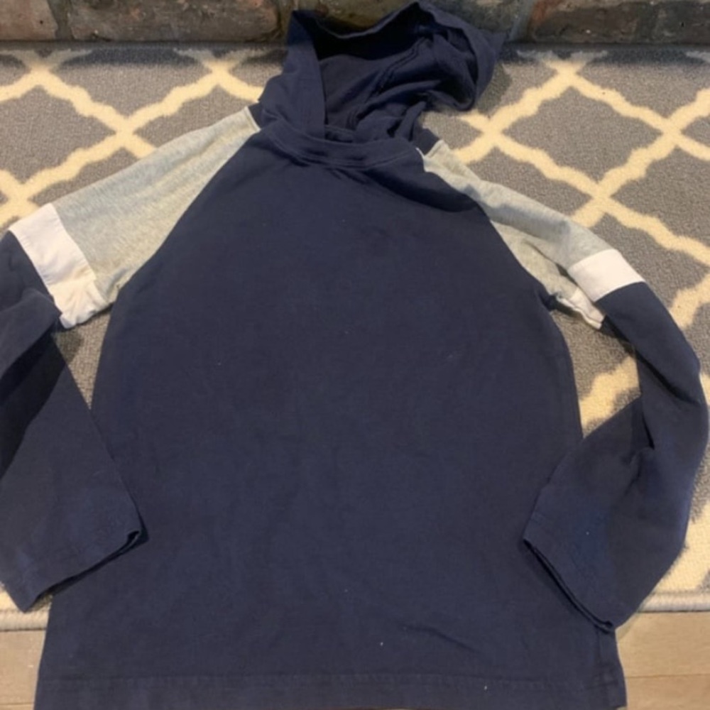 Boys size 6 hooded shirt